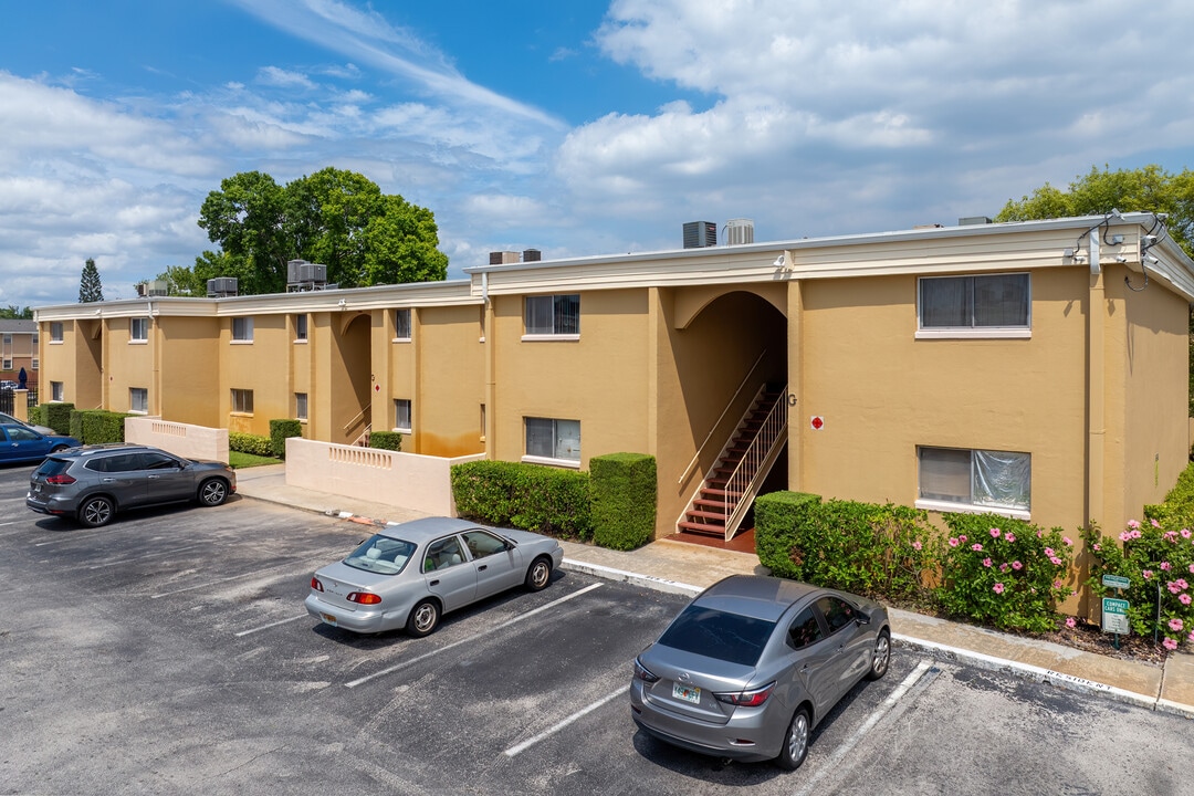 Ashwood Condos in Fern Park, FL - Building Photo