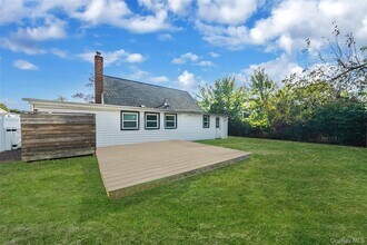 323 Martin Pl in Bethpage, NY - Building Photo - Building Photo