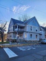 503 Thomas St in Stroudsburg, PA - Building Photo
