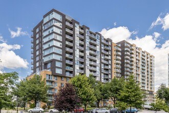 10150 De L'acadie in Montréal, QC - Building Photo - Building Photo