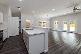 65 Hill Rd in Cleveland, TX - Building Photo - Building Photo
