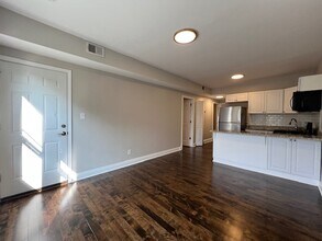 3636 W Palmer St, Unit 2 in Chicago, IL - Foto de edificio - Building Photo