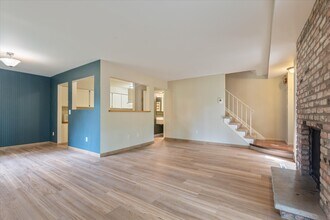 4761 Cedar Lake Rd S in St. Louis Park, MN - Building Photo - Building Photo