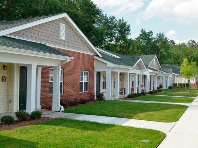 Windsor Crossing in Lumberton, NC - Building Photo