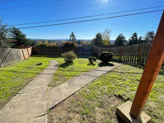 15166 SW 119th Ave, Unit unit C in Tigard, OR - Building Photo - Building Photo