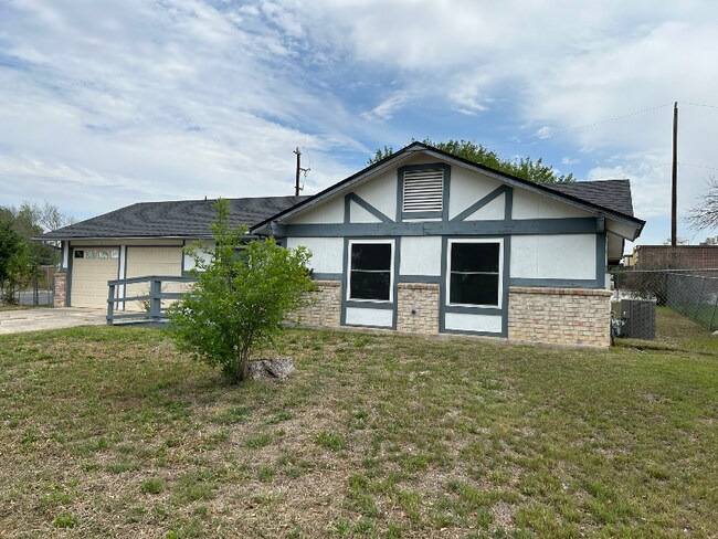 property at 5622 Frst Lk St