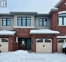3353 Woodroffe Ave in Ottawa, ON - Building Photo