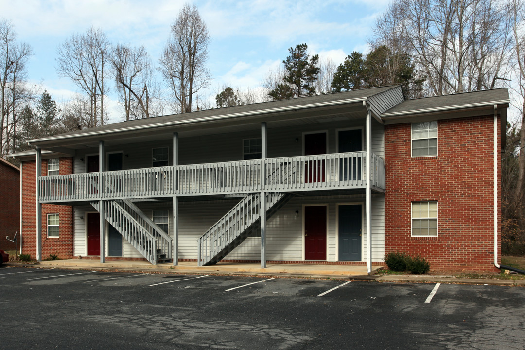 118 Reece Ct in Randleman, NC - Foto de edificio