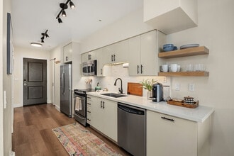 5650 24th Ave NW, Unit 214 in Seattle, WA - Building Photo - Building Photo