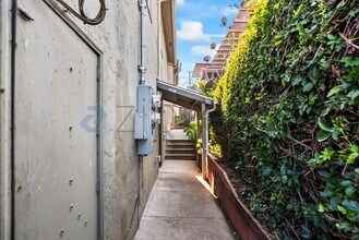 6000 Bayview Ave in Richmond, CA - Building Photo - Building Photo