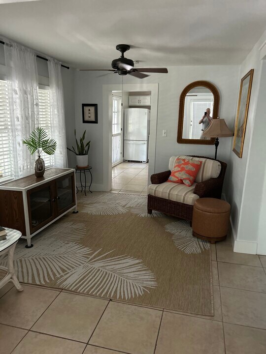 1209 Pearl St, Unit Down in Key West, FL - Building Photo