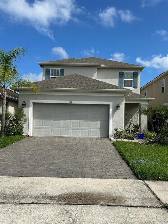 600 Red Rose Ln in Sanford, FL - Building Photo