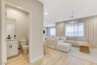 9716 Jade Rise Ave in Las Vegas, NV - Building Photo - Building Photo