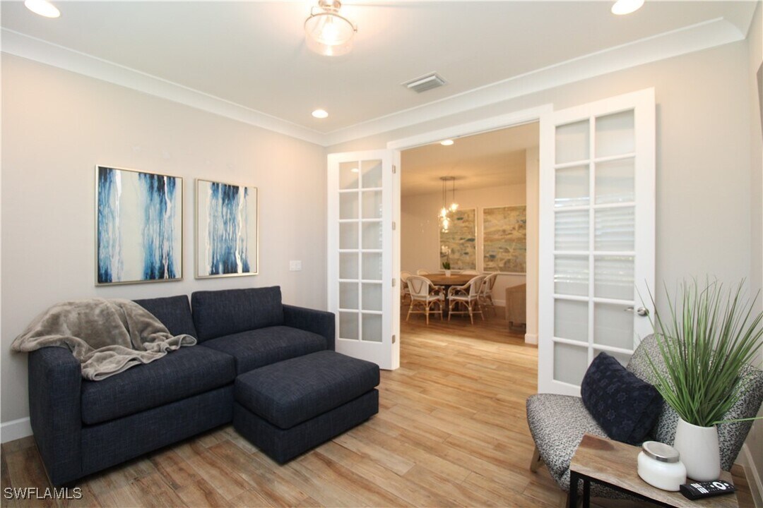 9423 Terresina Dr in Naples, FL - Building Photo