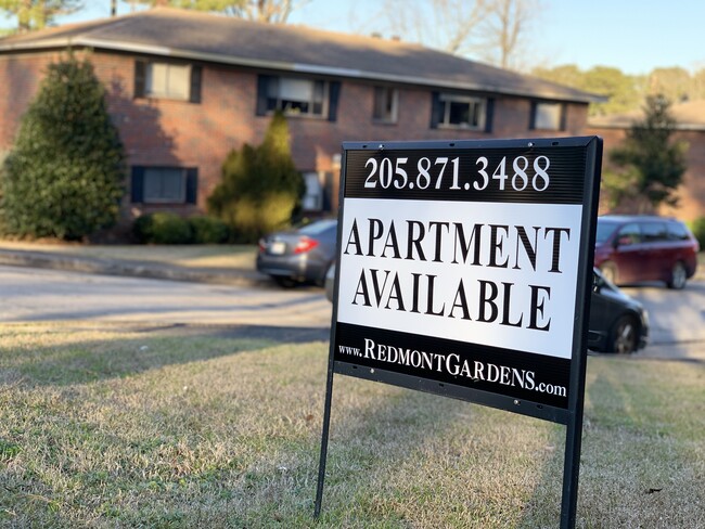 Vestavia Plaza Apartments in Vestavia Hills, AL - Building Photo - Building Photo