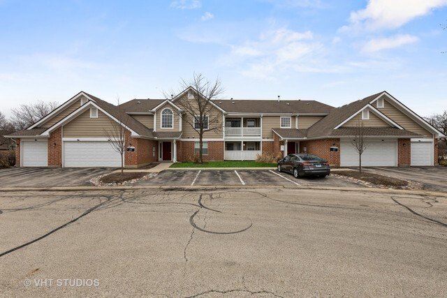 1693 Lincoln Meadows Cir in Schaumburg, IL - Building Photo - Building Photo