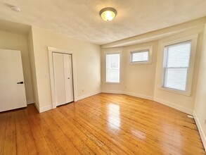21 Macarthur St in Somerville, MA - Building Photo - Building Photo