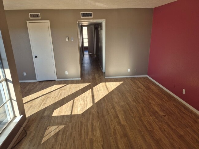 property at 4601 Carlisle Blvd NE