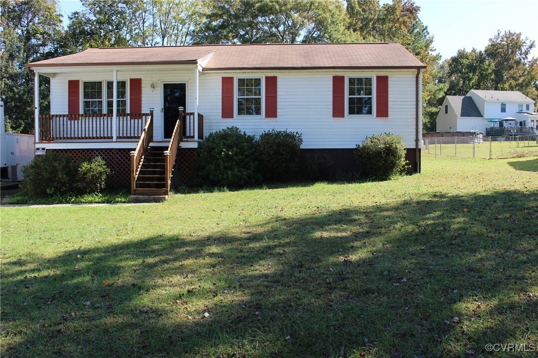 19207 Braebrook Dr in Ettrick, VA - Building Photo