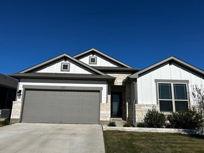 225 Line of Fire Way in Jarrell, TX - Building Photo