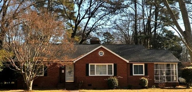property at 1642 Medford Dr