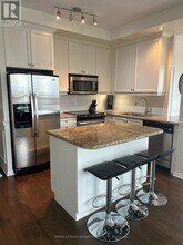 1015-628-628 Fleet St in Toronto, ON - Building Photo - Building Photo