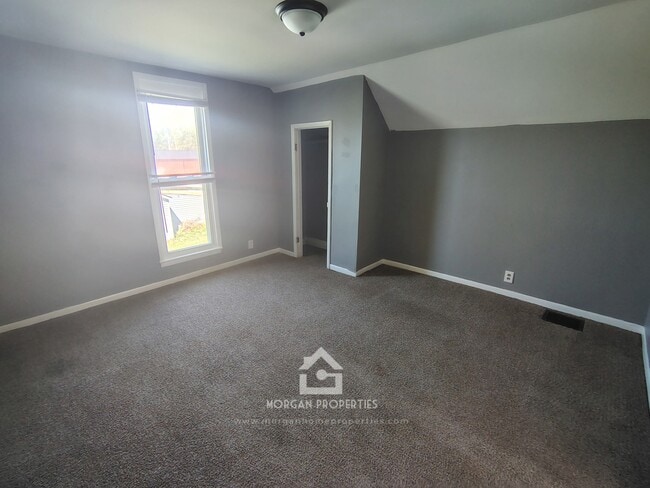 1506 Walnut St, Unit 2 in Anderson, IN - Foto de edificio - Building Photo