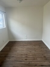 736 W Century Blvd, Unit 736.5 in Los Angeles, CA - Building Photo - Building Photo