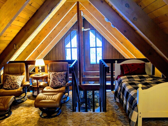 13444 Davos Dr in Truckee, CA - Building Photo - Building Photo