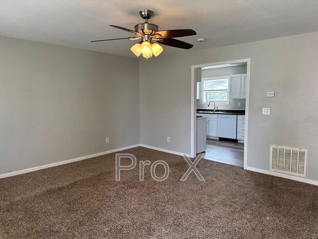 2211 S Sergeant Ave in Joplin, MO - Building Photo - Building Photo