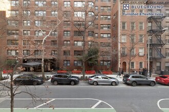 340 E 52nd St in New York, NY - Building Photo - Building Photo