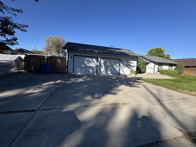 property at 415 N 7th E St
