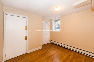 137 Chiswick Rd, Unit 2B in Boston, MA - Foto de edificio - Building Photo