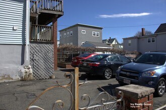 108 Cross St, Unit 1 in Somerville, MA - Building Photo - Building Photo