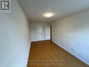 3071 Hurontario St in Mississauga, ON - Building Photo - Building Photo