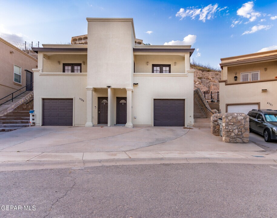 4725 Pistolero Ln in El Paso, TX - Building Photo