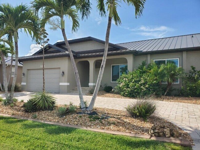 2100 Aqui Esta Dr in Punta Gorda, FL - Building Photo - Building Photo