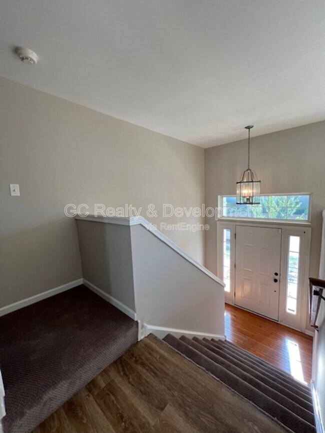 2452 Emily Ln in Elgin, IL - Building Photo - Building Photo