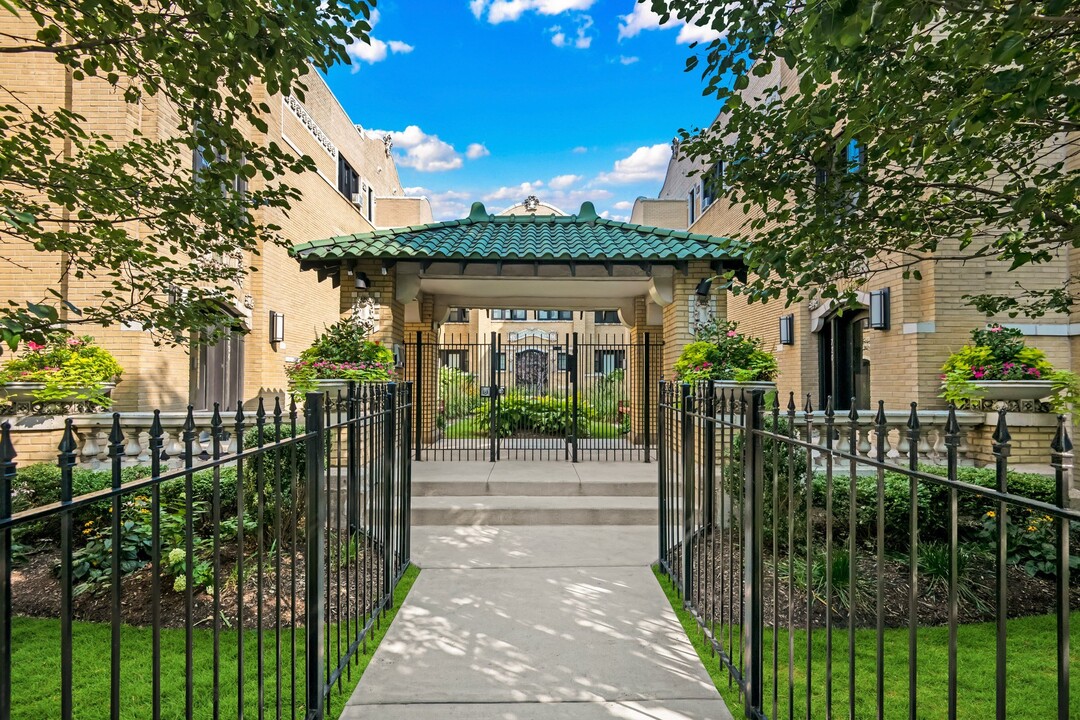 Irving Courts by Reside in Chicago, IL - Building Photo