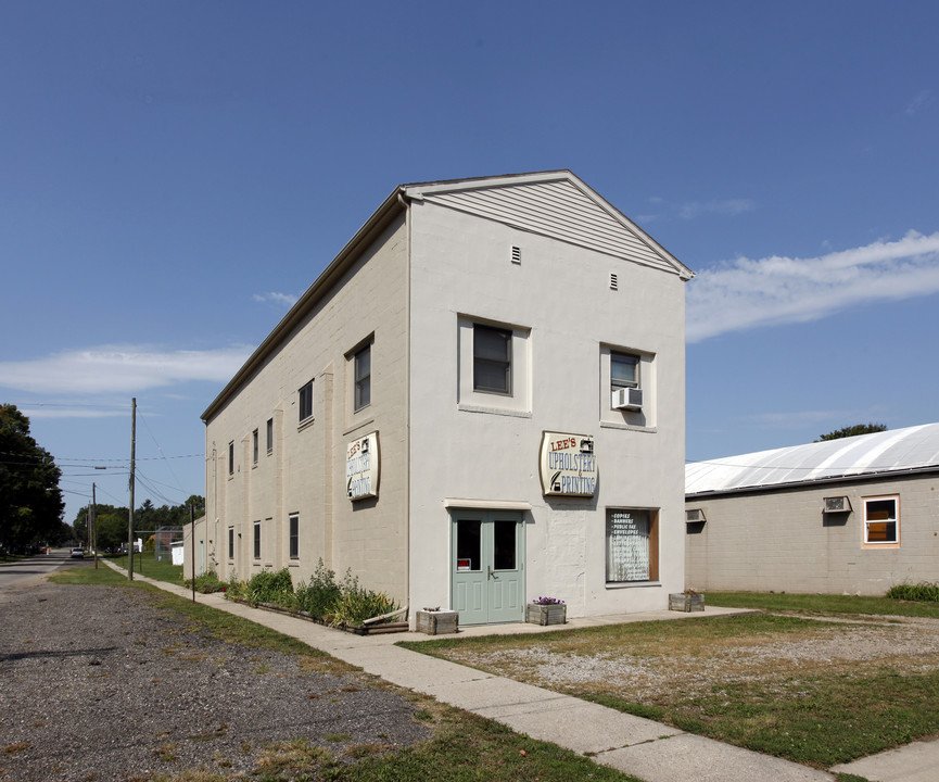 200 N Main St in Leslie, MI - Foto de edificio
