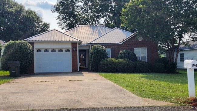 property at 194 Tyson Glen Dr