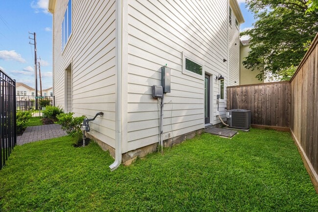 6317 Brighton Oaks Ln