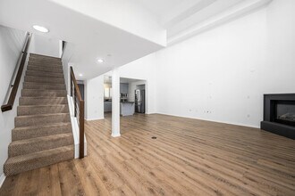 7403 S Sepulveda Blvd, Unit 109 in Los Angeles, CA - Foto de edificio - Building Photo