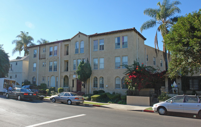 1131 S Bronson Ave in Los Angeles, CA - Building Photo - Building Photo