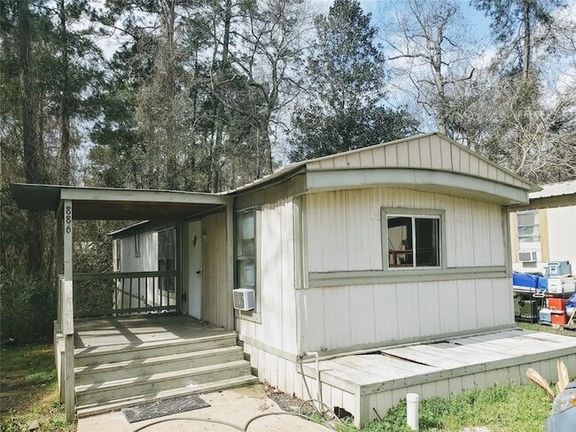 property at 886 Queenswood St