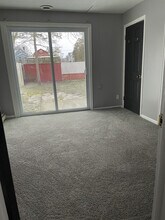 906 West Ave in Medina, NY - Foto de edificio - Building Photo