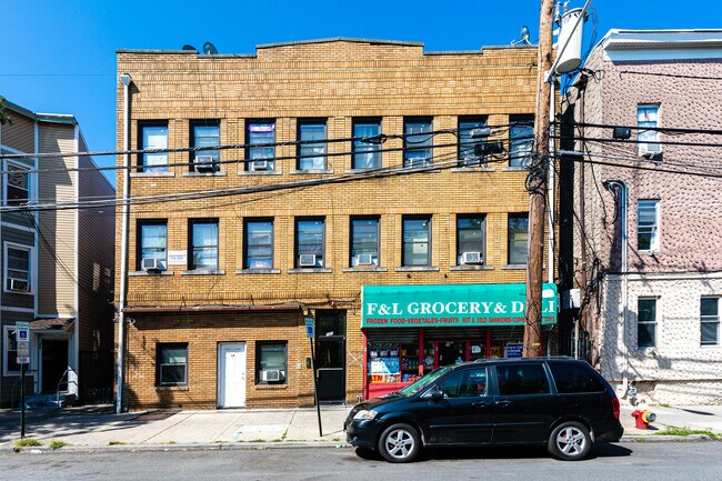 131 Parker Ave in Passaic, NJ - Building Photo - Building Photo