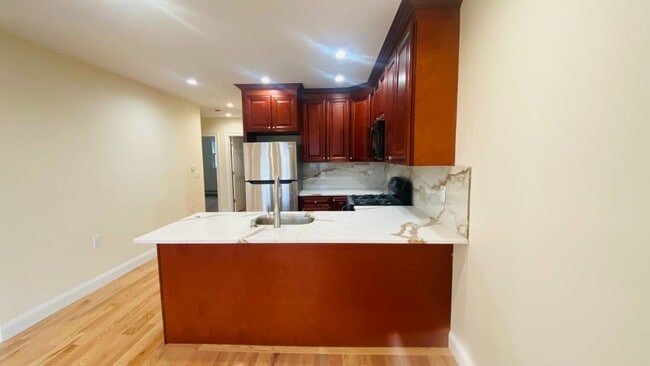 23-68-68 37th St in Queens, NY - Building Photo - Building Photo