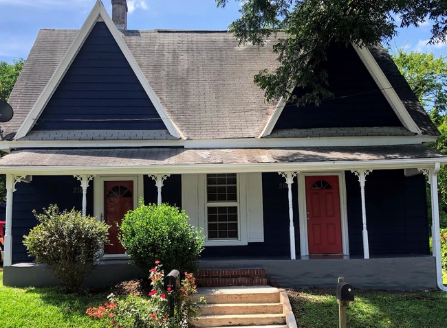 property at 216 N Gilmer St