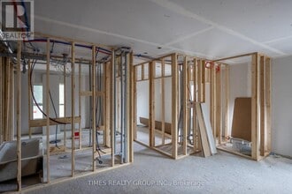 369 Hunter St W in Peterborough, ON - Building Photo - Building Photo